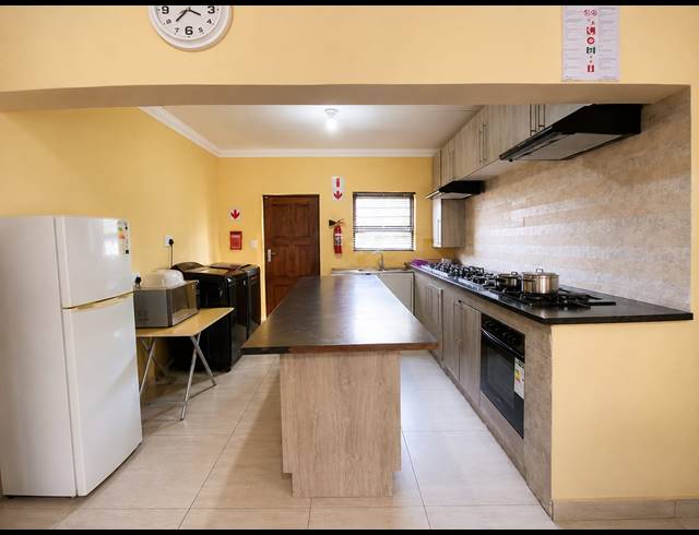 14 BEDROOM HOUSE FOR SALE IN BEDWORTH PARK